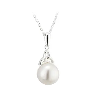 Pearl Trinity Knot Pendant